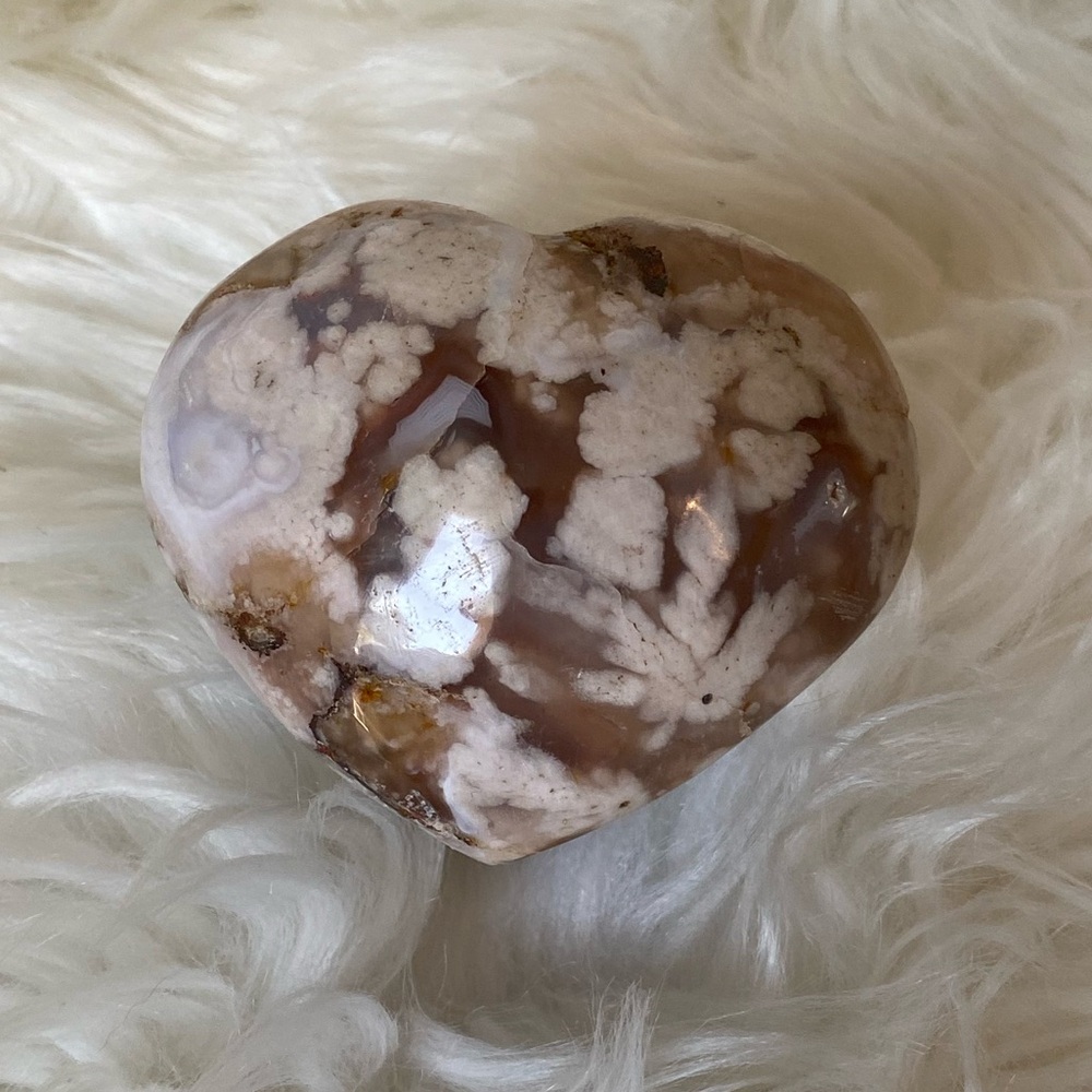 Heart shaped flower agate